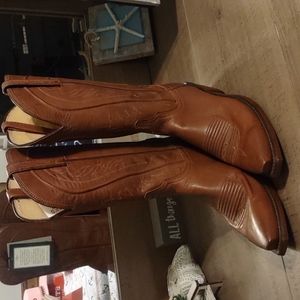 Women's Lucchese Cowboy Boots size 8B